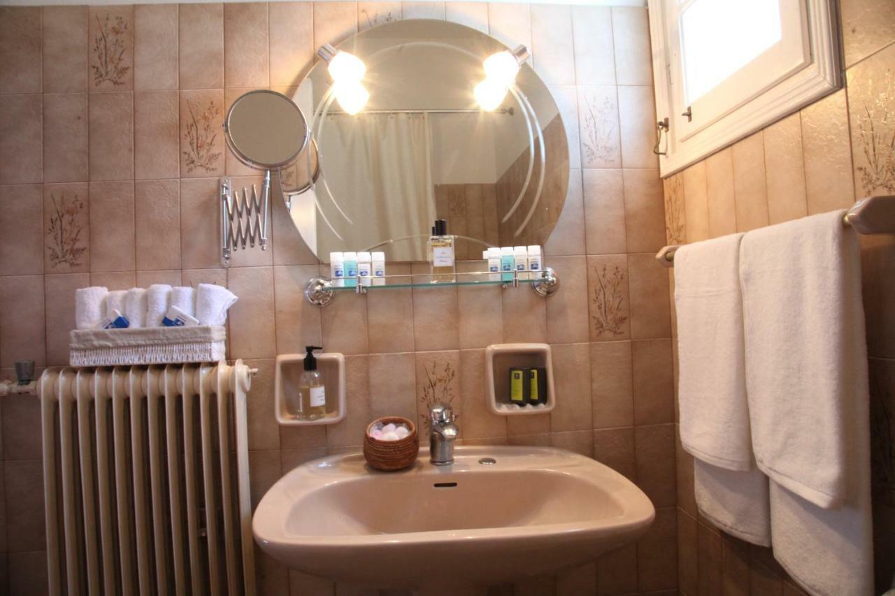 The Collector'S Home Finikas  Bagian luar foto